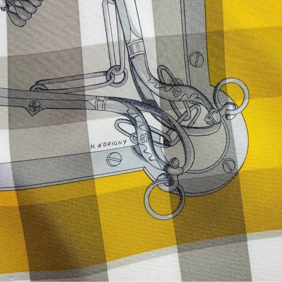 HERMES Scarf carre Mors et gourmettes Yellow Multi 100% Silk Made in France - Picture 11 of 16